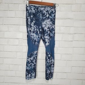 Under Armour compression‎ floral leggings